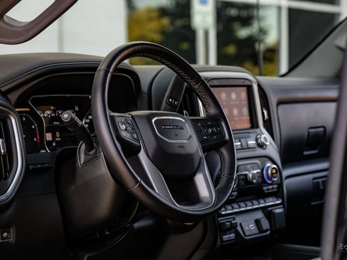 Used 2022 GMC Sierra 3500 Denali w/ Technology Package image 42