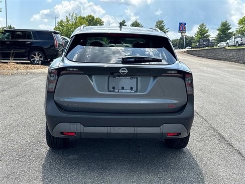 New 2025 Nissan Kicks SR image 5