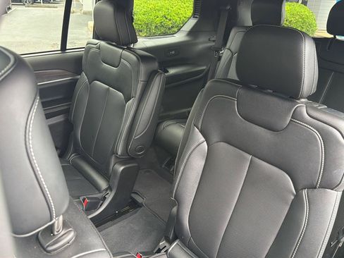Used 2025 Jeep Grand Cherokee L Limited w/ Luxury Tech Group II AWD/4WD image 34