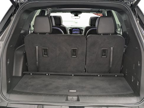Used 2023 Chevrolet Traverse Premier w/ Redline Edition image 18