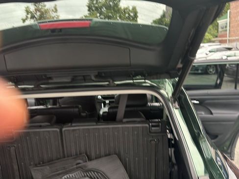 Used 2023 Toyota Highlander XLE AWD/4WD image 33
