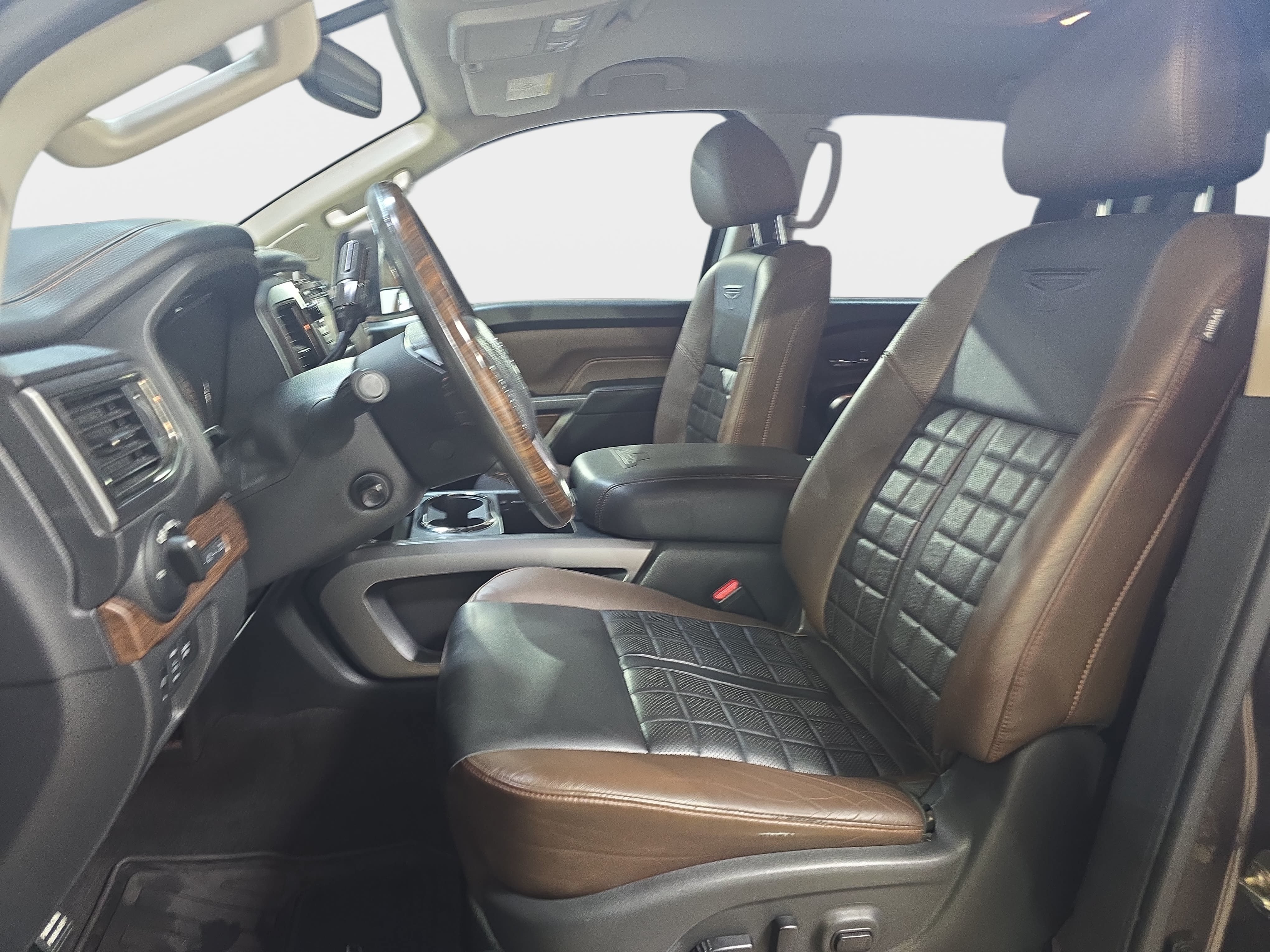 Used 2017 Nissan Titan Platinum Reserve AWD/4WD image 12