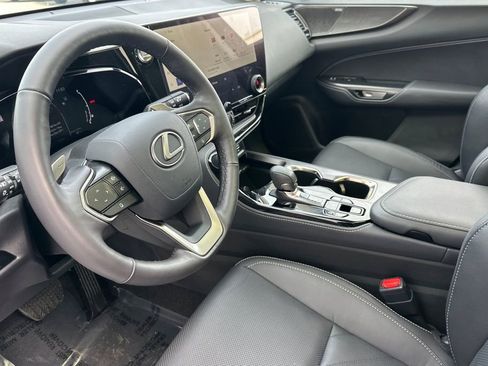 Used 2025 Lexus NX 350 AWD w/ Luxury Package image 10