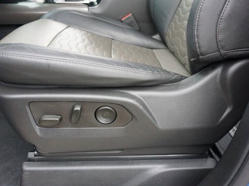 Used 2022 Chevrolet Silverado 1500 ZR2 w/ Technology Package image 27