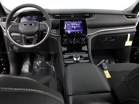 New 2026 Jeep Grand Cherokee L Laredo AWD/4WD image 10