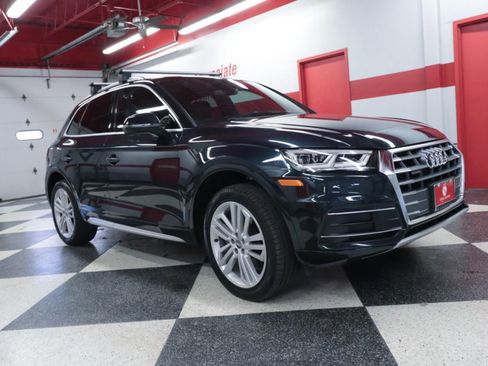 Used 2019 Audi Q5 2.0T Premium Plus w/ Premium Plus Package AWD/4WD image 2