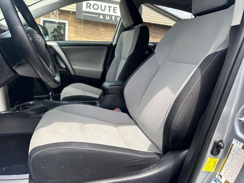 Used 2018 Toyota RAV4 XLE AWD/4WD image 24