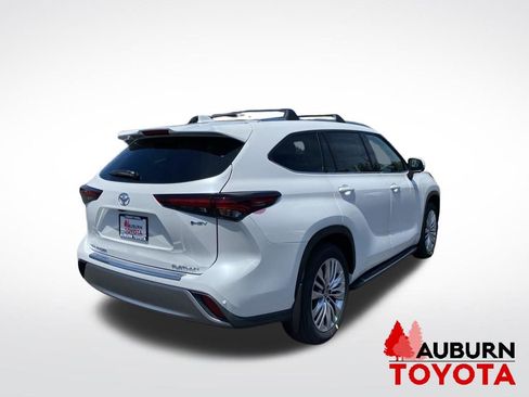 New 2026 Toyota Highlander Platinum AWD/4WD image 7
