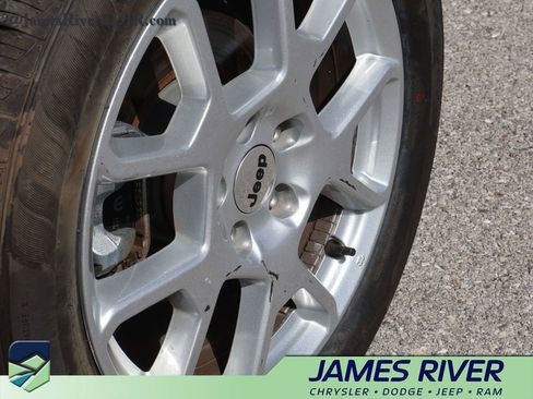 Used 2023 Jeep Renegade Latitude image 38