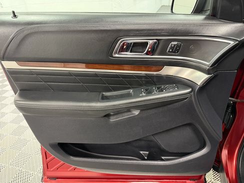 Used 2019 Ford Explorer Platinum AWD/4WD image 9