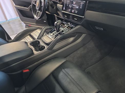 Used 2019 Porsche Cayenne S AWD/4WD image 18