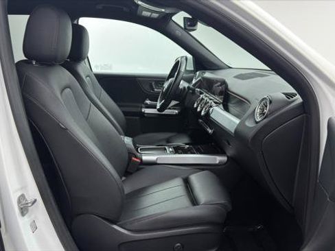 Used 2024 Mercedes-Benz GLB 250 image 22