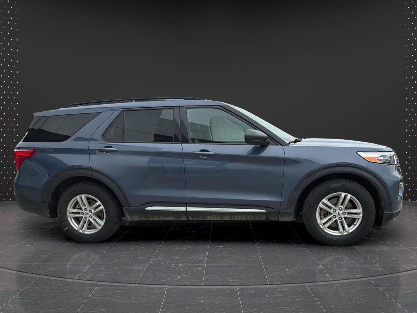 Used 2021 Ford Explorer XLT w/ Equipment Group 202A AWD/4WD image 6