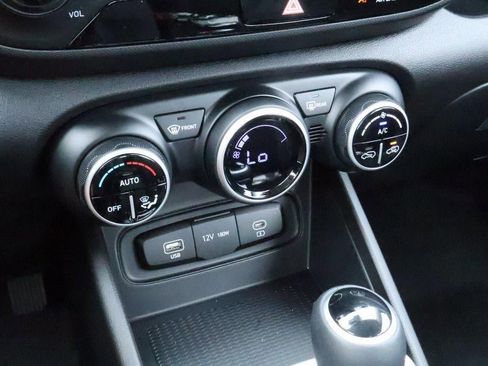 New 2025 Hyundai Venue SEL image 13