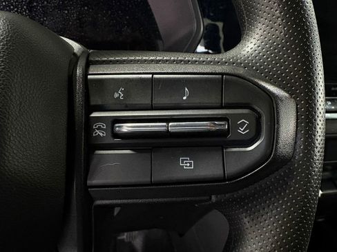 Used 2023 Chevrolet Colorado W/T RWD image 18