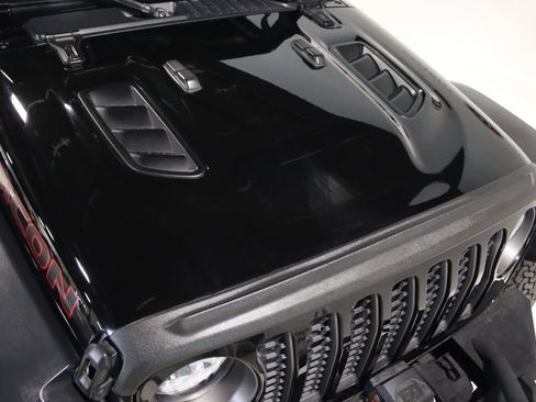 Used 2021 Jeep Gladiator Rubicon w/ Dual Top Group AWD/4WD image 40
