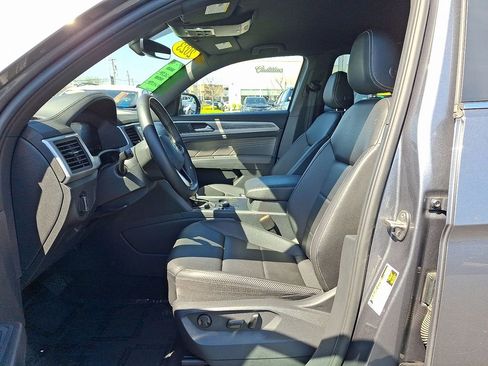 Used 2023 Volkswagen Atlas Cross Sport SE image 14