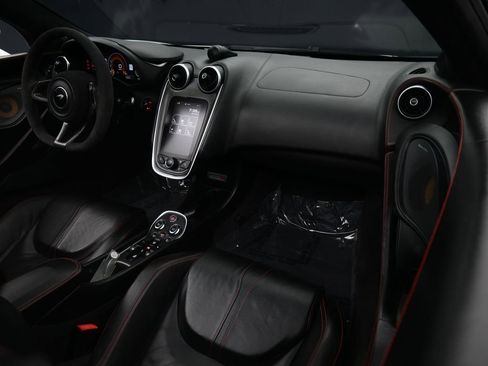 Used 2019 McLaren 570S Spider image 23