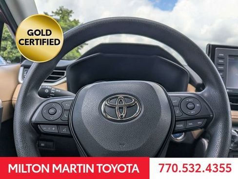 Used 2022 Toyota RAV4 XLE AWD/4WD image 24
