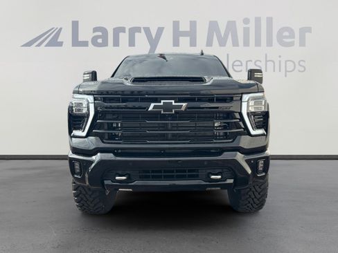 Used 2026 Chevrolet Silverado 2500 LTZ w/ Trail Boss Package image 8