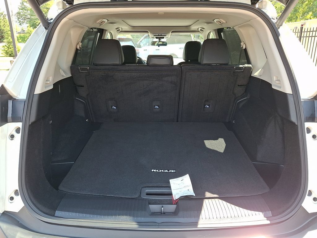 Certified 2023 Nissan Rogue SV w/ SV Premium B Package AWD/4WD image 30