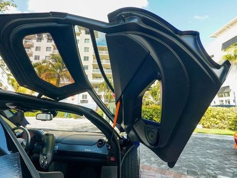 Used 2019 McLaren Senna image 84