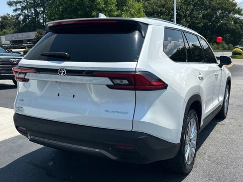 Used 2025 Toyota Grand Highlander AWD image 3