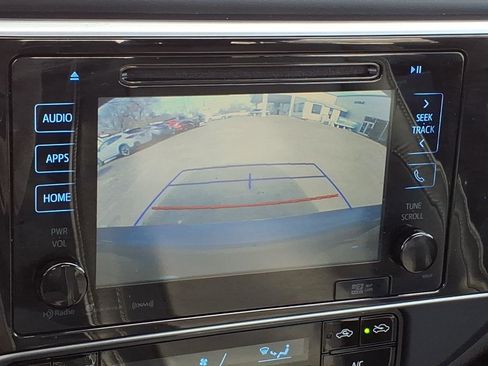 Used 2018 Toyota Corolla XLE image 12