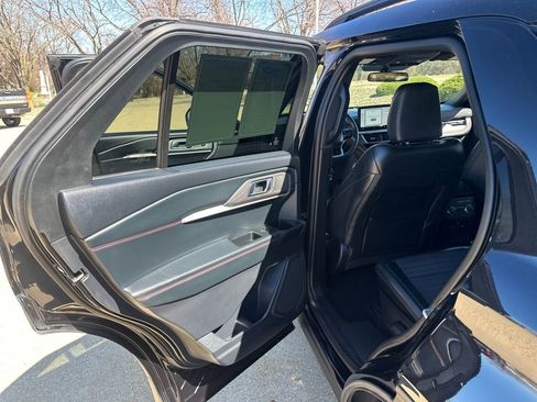 Used 2025 Ford Explorer ST-Line AWD/4WD image 30