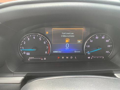 Used 2022 Ford Explorer XLT w/ Equipment Group 202A AWD/4WD image 32