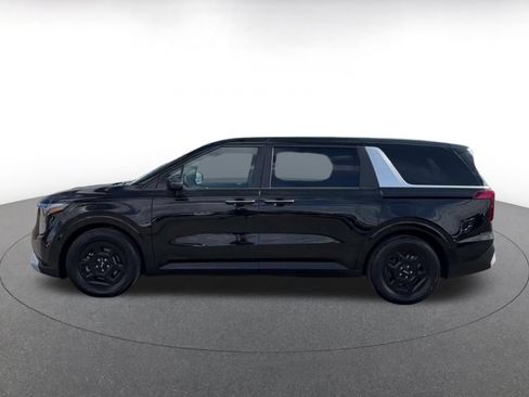 Used 2026 Kia Carnival FWD image 9
