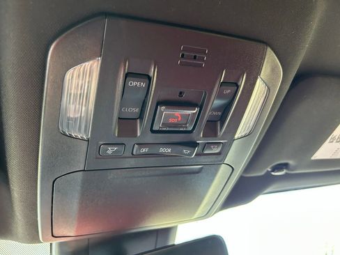 Used 2021 Toyota Highlander XSE image 31