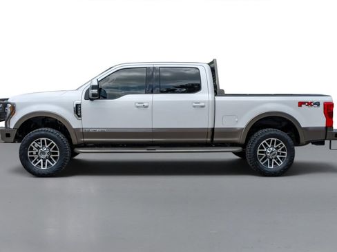 Used 2019 Ford F250 Lariat w/ Lariat Ultimate Package AWD/4WD image 9
