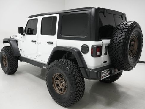 Used 2024 Jeep Wrangler Sport image 6