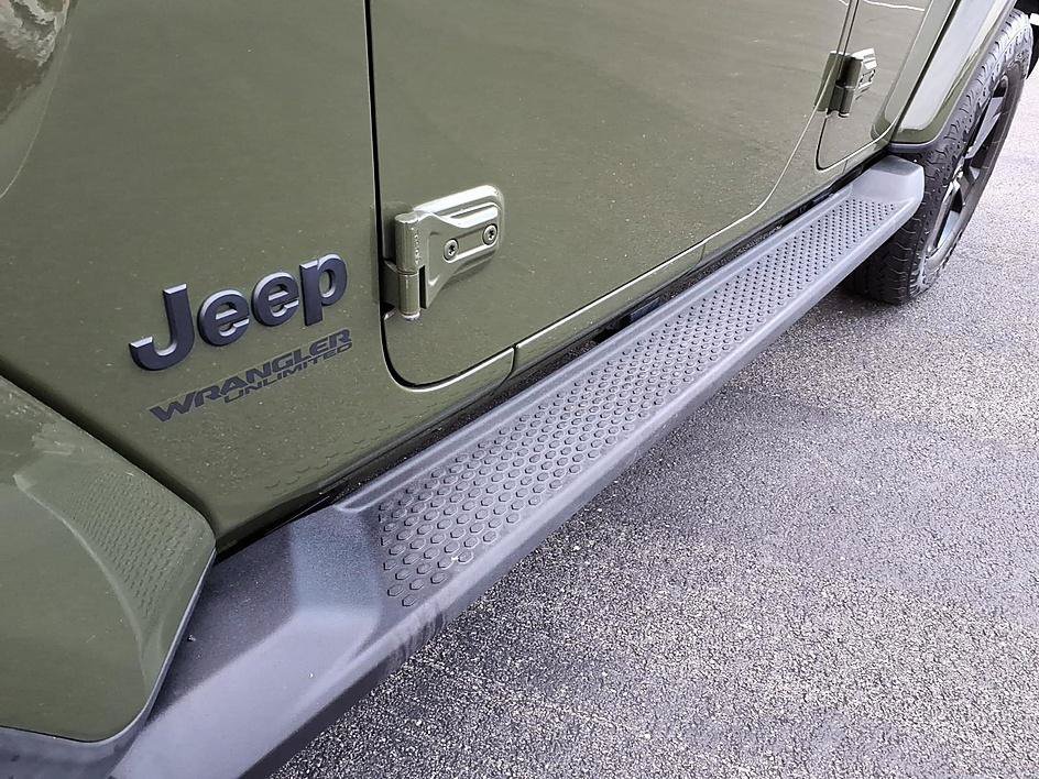 Used 2021 Jeep Wrangler Unlimited Sahara AWD/4WD image 11