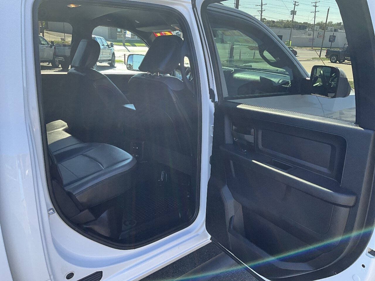 Used 2021 RAM 3500 Tradesman w/ Chrome Appearance Group AWD/4WD image 25
