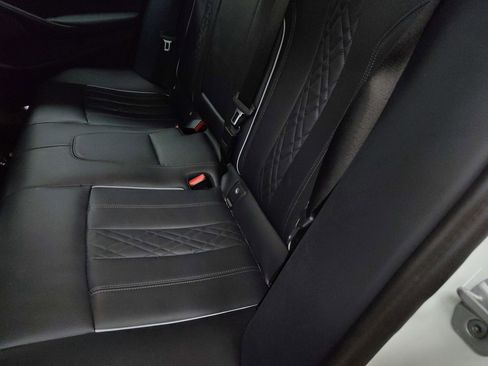 Used 2023 BMW 530e xDrive w/ Premium Package image 19