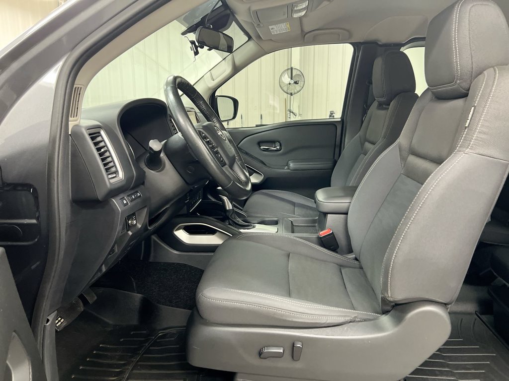 Used 2022 Nissan Frontier SV AWD/4WD image 19