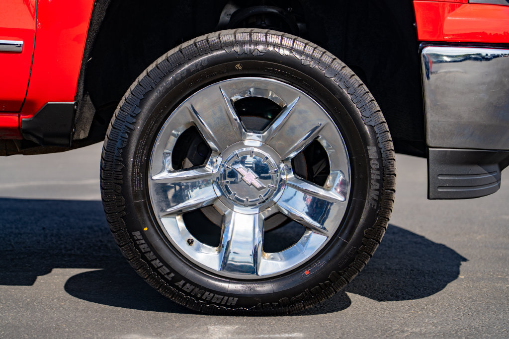 Used 2014 Chevrolet Silverado 1500 LTZ Z71 w/ LTZ Plus Package AWD/4WD image 7