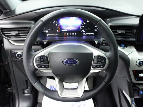Used 2023 Ford Explorer XLT w/ Equipment Group 202A image 18