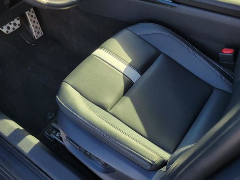 Used 2025 Toyota Camry SE image 18