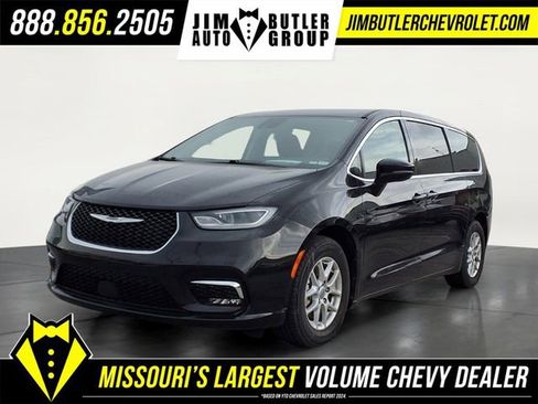 Used 2024 Chrysler Pacifica Touring-L FWD image 1