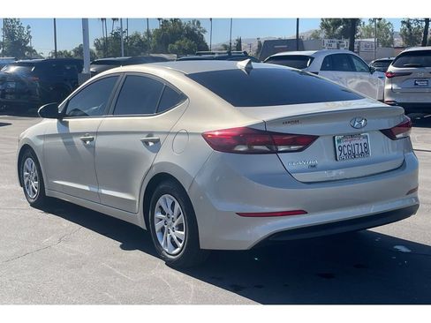 Used 2017 Hyundai Elantra SE FWD image 4