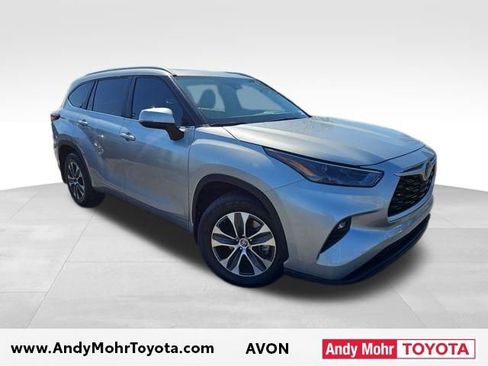 Used 2023 Toyota Highlander XLE image 1