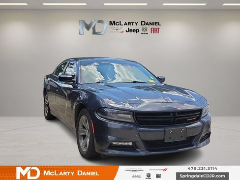 Used 2018 Dodge Charger SXT Plus RWD image 1