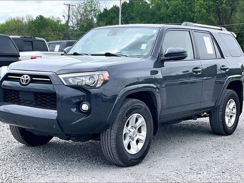 Used 2024 Toyota 4Runner SR5 AWD/4WD image 3