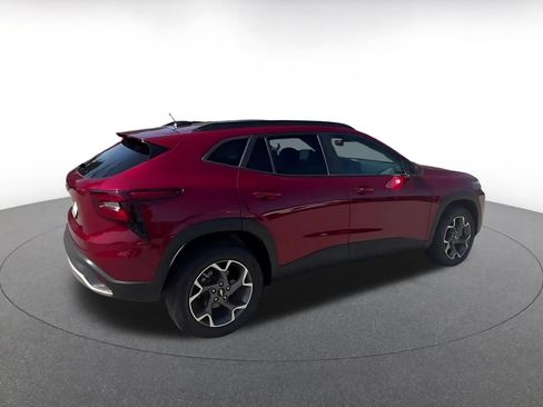 Used 2025 Chevrolet Trax LT w/ LT Convenience Package FWD image 14