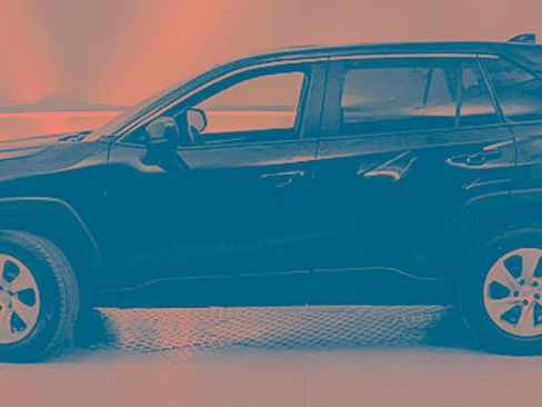 Used 2024 Toyota RAV4 LE image 5