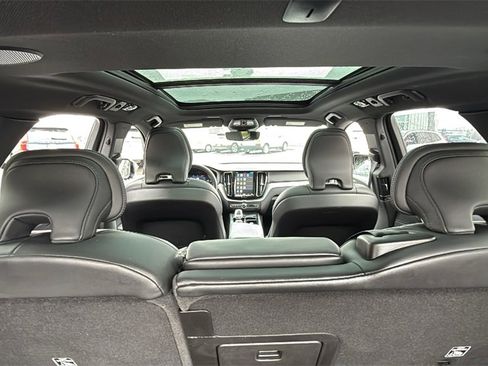 Certified 2024 Volvo XC60 B5 Ultimate w/ Climate Package image 30