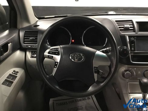 Used 2013 Toyota Highlander Plus AWD/4WD image 42